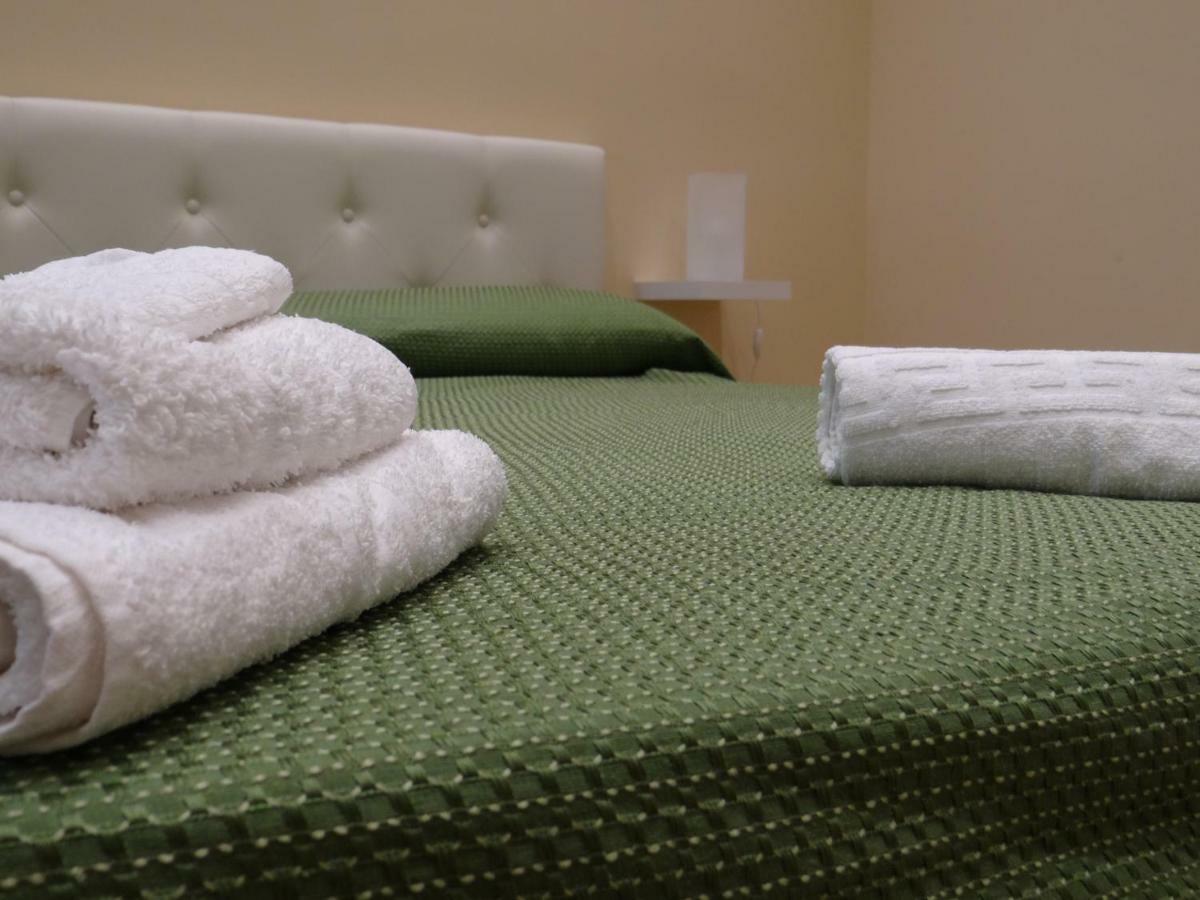 Montecarlo Palace Bed & Breakfast Палермо Екстериор снимка