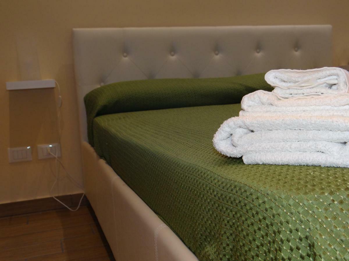 Montecarlo Palace Bed & Breakfast Палермо Екстериор снимка